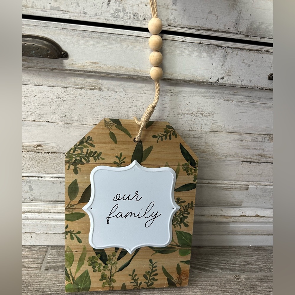 Hanging plaque